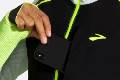 Brooks Women's Carbonite Vest - Icy Grey/Black/Nightlife (221498030) 14 Brooks Women's Carbonite Vest - Icy Grey/Black/Nightlife (221498030) -Asics Shop 221498 030 D4 Carbonite Vest