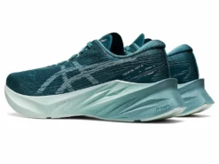 Asics Women's Novablast 3 -Asics Shop ezgif.com gif maker 2022 08 15T150506.223